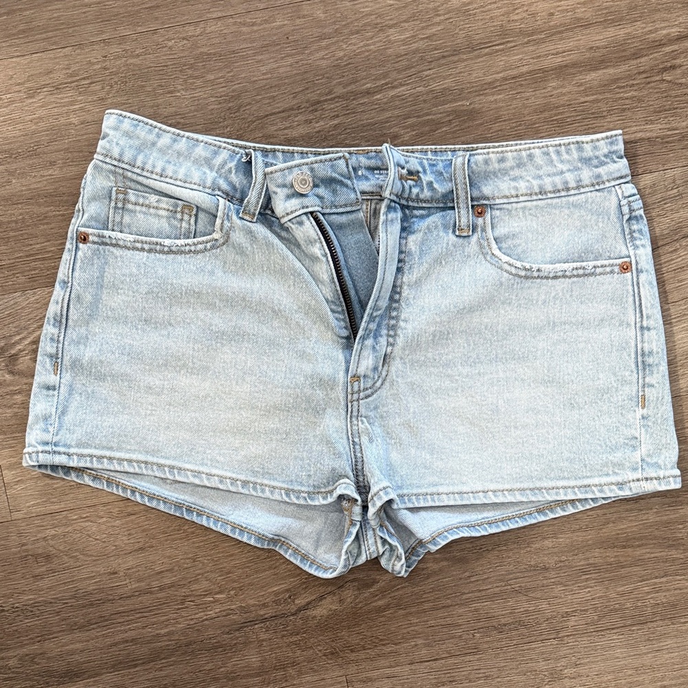 Old Navy Light Wash Jean Shorts